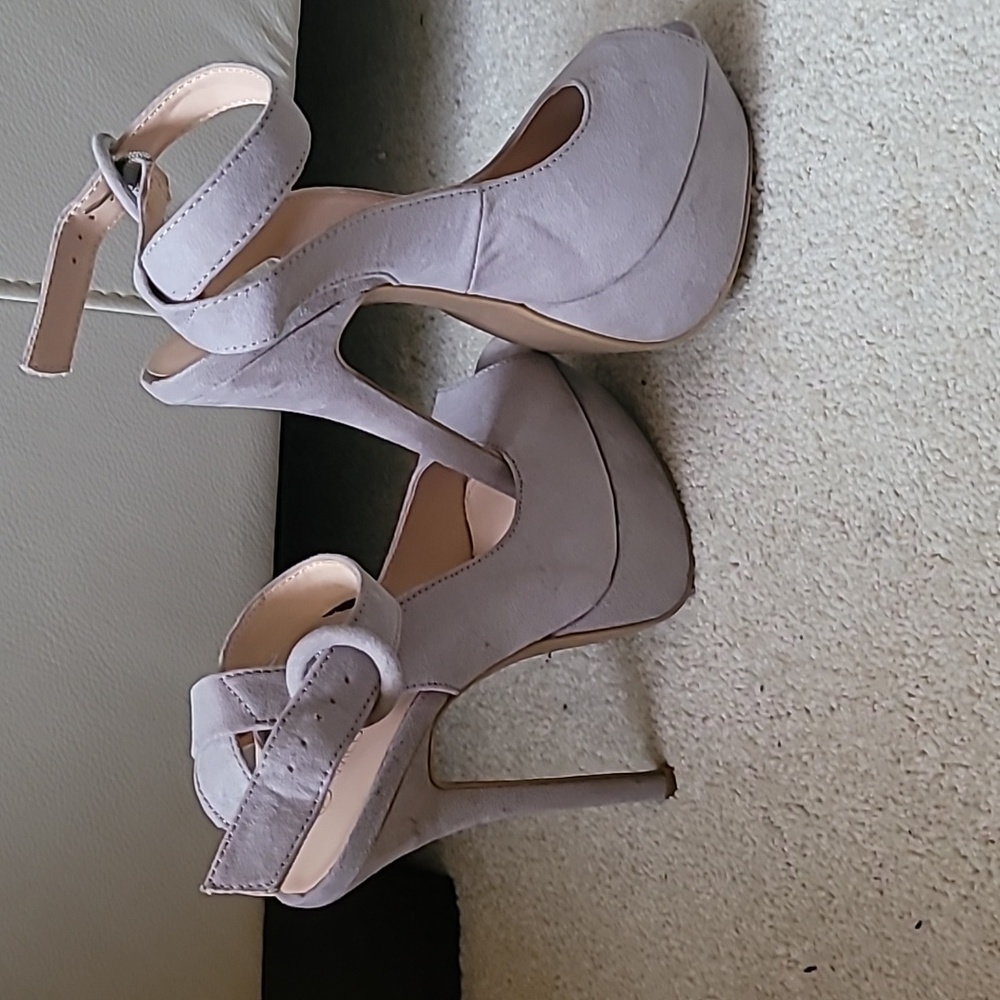 Shoes - Picture 2 of 4